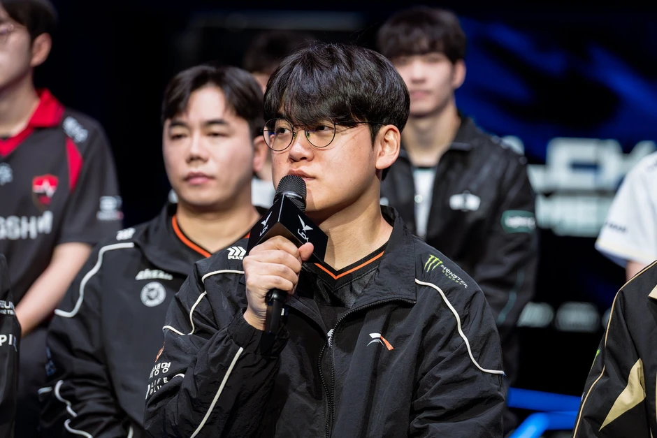 "Cú lừa LCK 2026": Đứng Top bảng nhưng không ai tin tưởng, đội tuyển này đang "diễn" hay thực sự yếu?