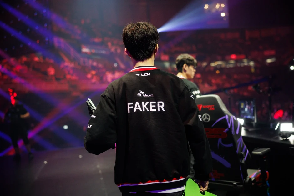 "Sự trăn trở" của Faker tại MSI "Sự trăn trở" của Faker tại MSI