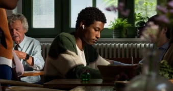 Apple giới thiệu AirPods 5 với loạt công nghệ được nâng cấp rõ rệt