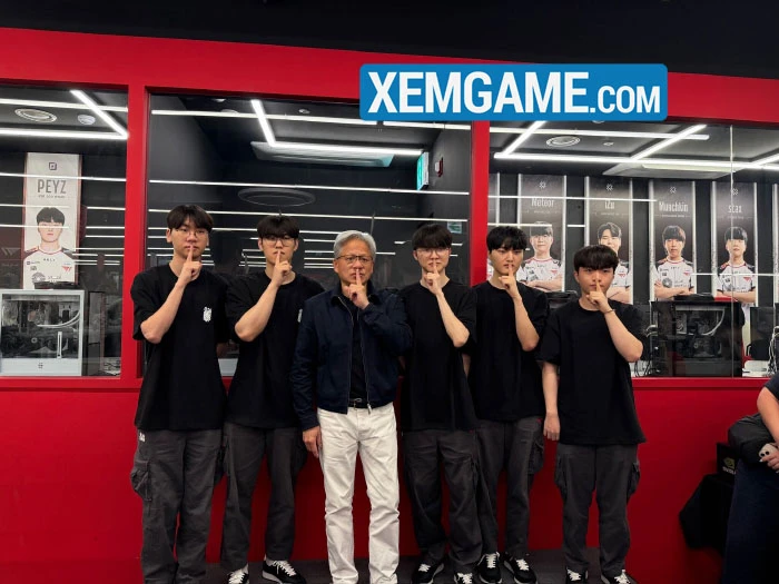 CEO của NVIDIA gặp Faker, còn tự nhận là fan của T1 CEO của NVIDIA gặp Faker, còn tự nhận là fan của T1