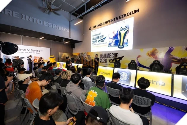 Chung kết realme Cup 2026 bùng nổ tại TP.HCM, hàng trăm sinh viên cháy hết mình cùng Liên Quân Mobile