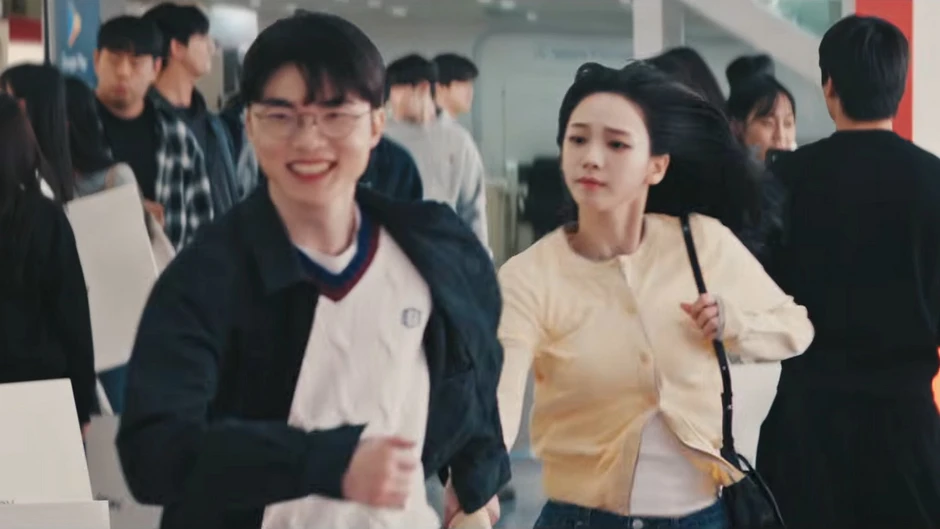 Clip mới của Faker và người đẹp Karina khiến cộng đồng LMHT bùng nổ nhiều ý kiến