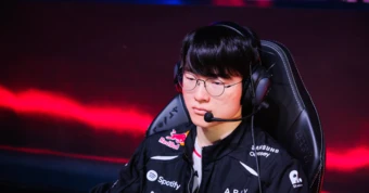 Faker có biểu hiện khiến fan không khỏi lo lắng