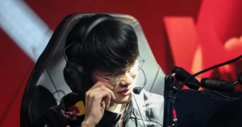 Faker khiến đồng đội lẫn fan hoang mang