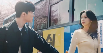 Faker nắm tay tỏ tình Karina (aespa)