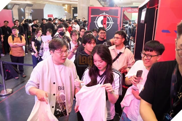 Fanmeeting của Rex Regum Qeon tại VCT 2026 Pacific: Stage 1 thu hút đông đảo fan hâm mộ
