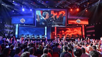 Giải mã nền kinh tế Esports: Khi dữ liệu người xem trở thành “mỏ vàng” tỷ đô