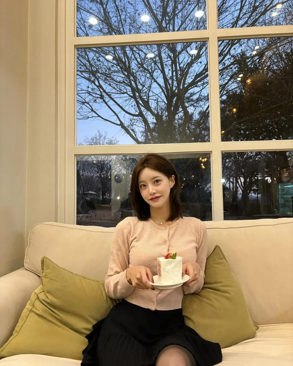 Hé lộ nhan sắc hot girl bị nghi là nguyên nhân khiến cựu vương CKTG kết thúc mối tình hơn 10 năm
