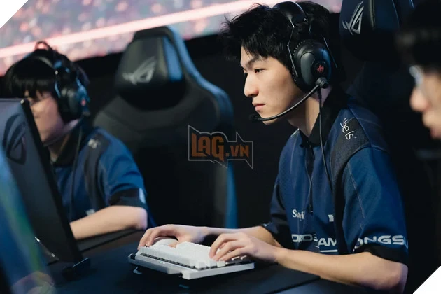HongSuo: "Tôi muốn đối đầu T1 và học hỏi từ Faker" HongSuo: "Tôi muốn đối đầu T1 và học hỏi từ Faker"