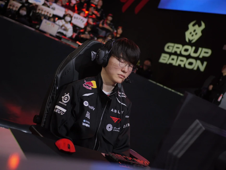 Khác biệt quan trọng bậc nhất giữa T1 và HLE chính là Faker Khác biệt quan trọng bậc nhất giữa T1 và HLE chính là Faker