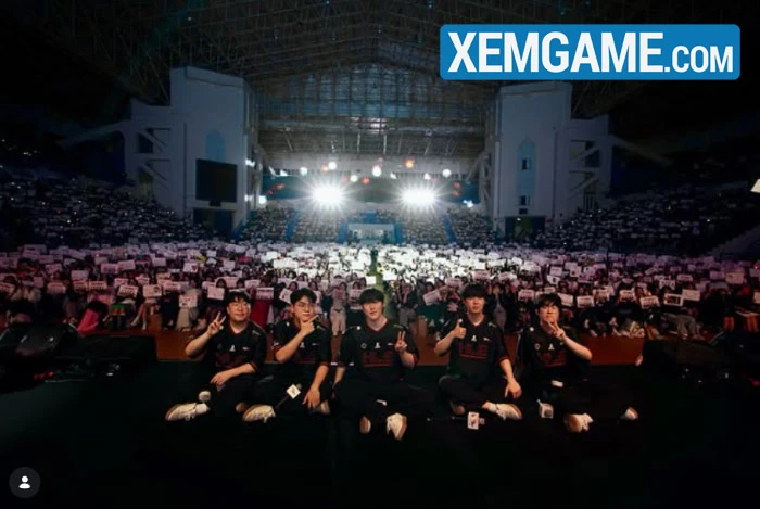 LMHT: Gumayusi khiến fan ấm lòng vì sự ân cần trong buổi fanmeeting