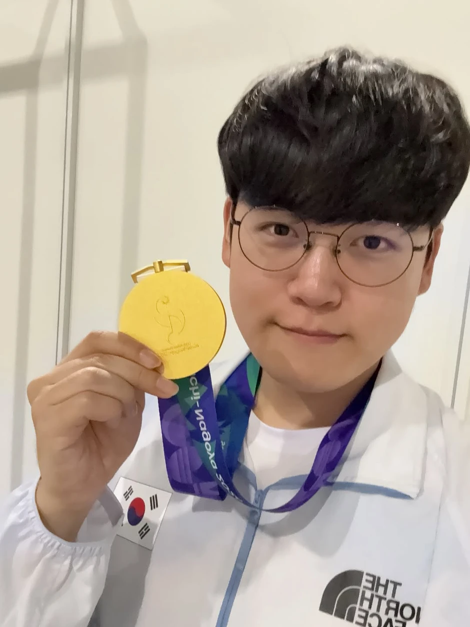 LPL đòi phải cho Gumayusi "ôm hận"