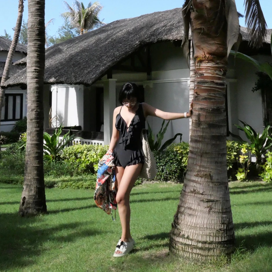 MC Minh Nghi gia nhập đường đua bikini ngày hè nhưng phải thốt lên câu "than thở"