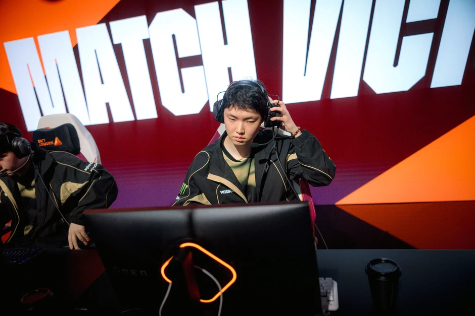 Nam streamer Brazil công khai miệt thị Chovy: Cái kết "đắng ngắt" khi dám đụng vào biểu tượng của LCK!