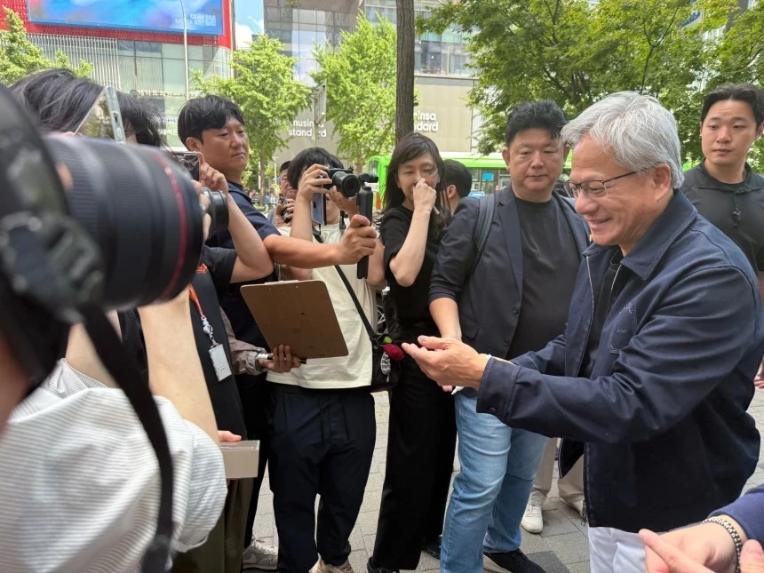Tới Hàn Quốc, CEO Nvidia phải gặp Faker, trước cả chủ tịch LG, Hyundai