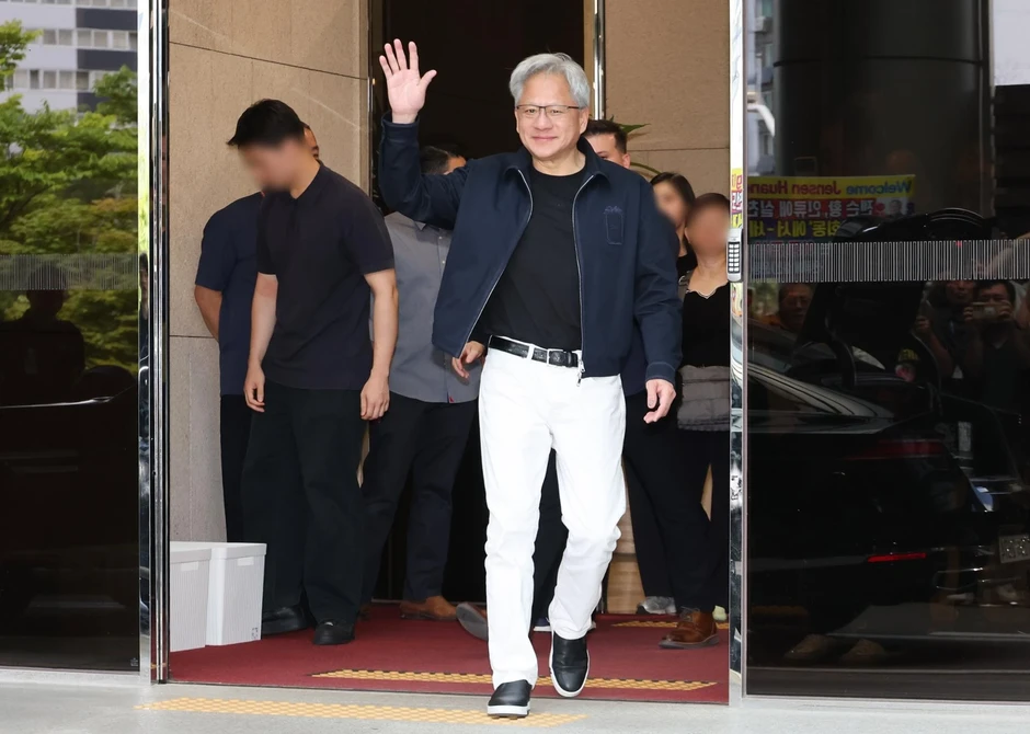 Tới Hàn Quốc, CEO Nvidia phải gặp Faker, trước cả chủ tịch LG, Hyundai
