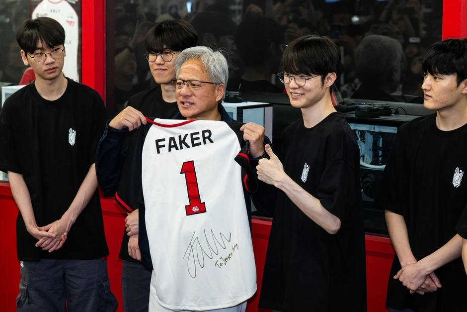 Tới Hàn Quốc, CEO Nvidia phải gặp Faker, trước cả chủ tịch LG, Hyundai