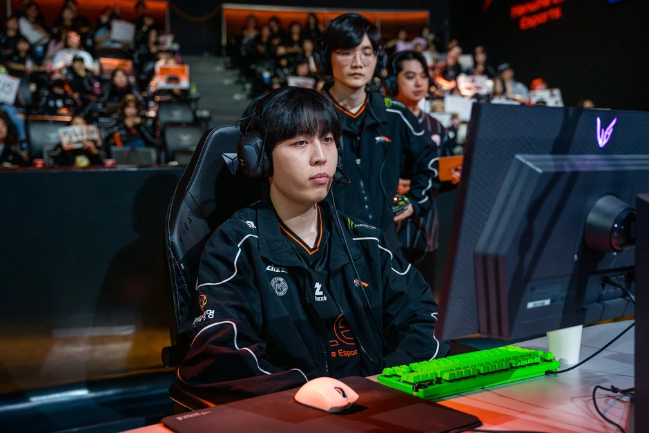 Trận thua của HLE vô tình khiến Road to MSI 2026 càng thêm khó lường Trận thua của HLE vô tình khiến Road to MSI 2026 càng thêm khó lường