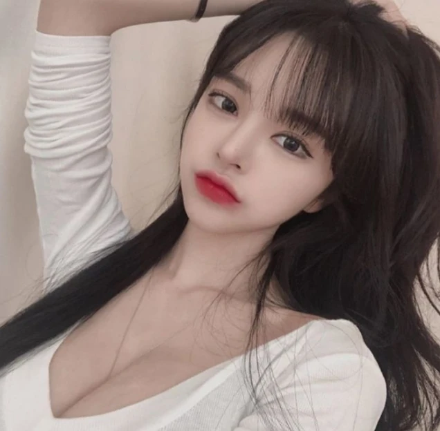 Bị cấm sóng vĩnh viễn vì quá "gợi cảm", nữ streamer chiêu trò đổi sân chơi, vẫn duy trì sức hút mạnh mẽ