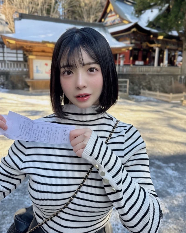 Bị chỉ trích vì trở thành hot girl gợi cảm, cô nàng bức xúc phản pháo, lấy cả Yua Mikami ra làm ví dụ