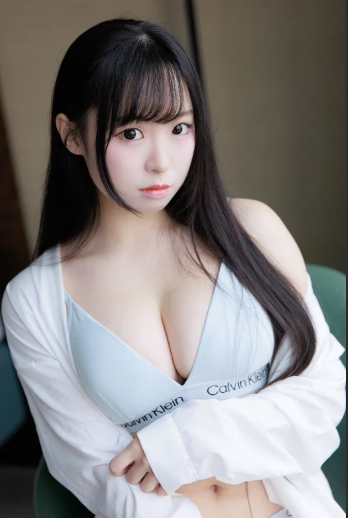Bị kẻ xấu giả mạo hình ảnh gợi cảm để trục lợi, hot girl xinh đẹp bức xúc lên tiếng