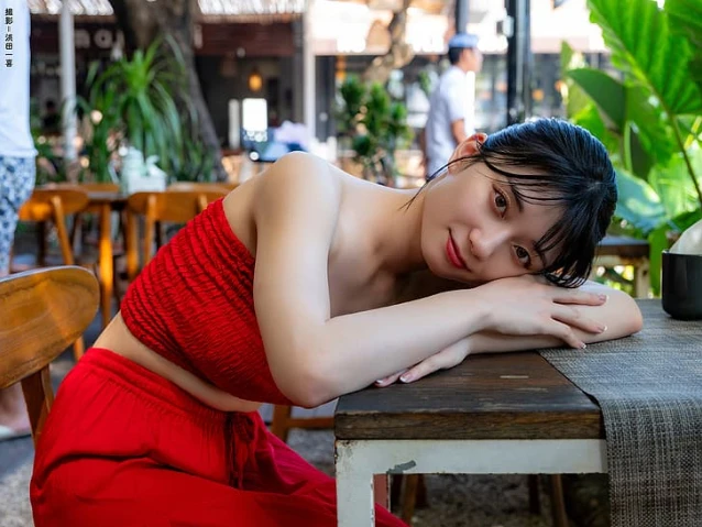 Chơi game kinh dị, "hậu bối" của Yua Mikami khóc thét vì sợ, hướng tới hình tượng hot girl đa tài