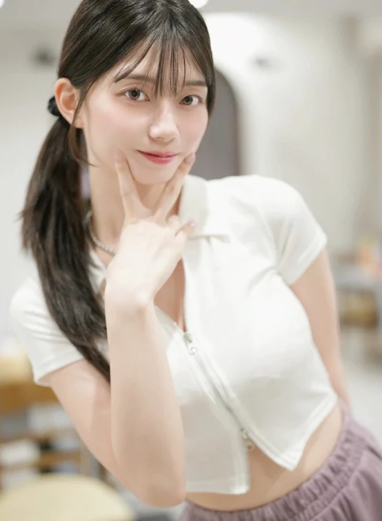 Chơi game kinh dị, "hậu bối" của Yua Mikami khóc thét vì sợ, hướng tới hình tượng hot girl đa tài