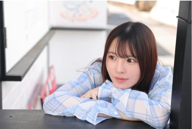 Cố để thành idol mãi không nổi tiếng, cô nàng chuyển hướng thành hot girl gợi cảm, muốn trở thành Yua Mikami