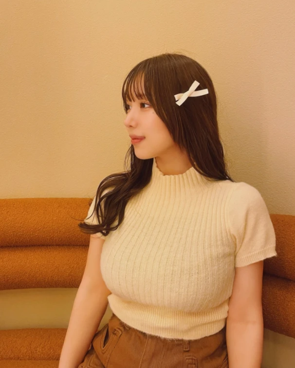 Cô nàng hot girl mạng này bỗng chốc bùng nổ follow chỉ sau vài "bức ảnh"