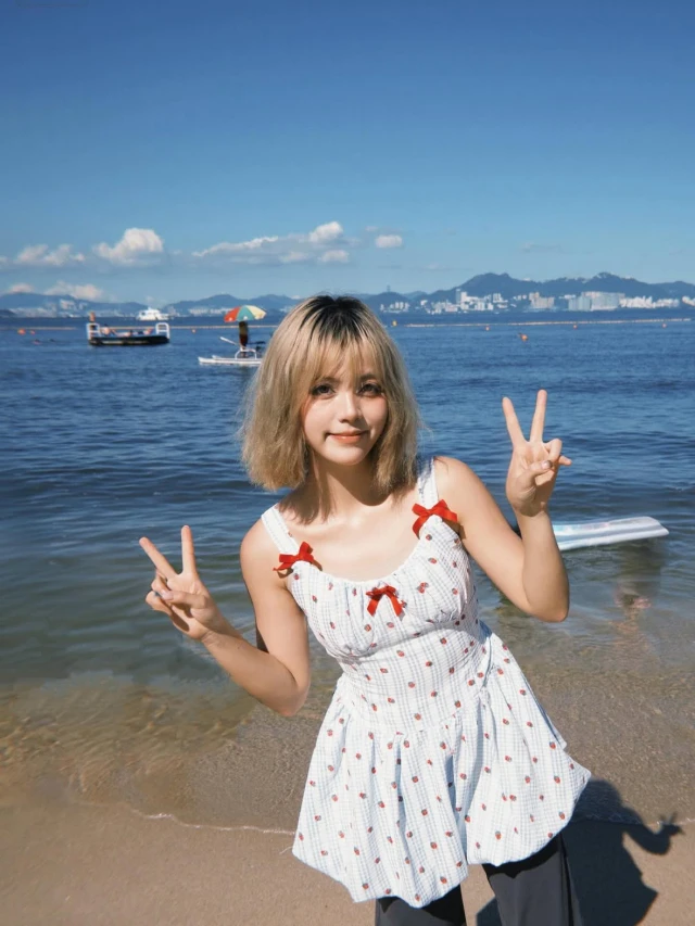 Cosplay "Nhện Đen" quá gợi cảm, nàng hot girl bỗng nổi như cồn, CĐM vội truy tìm danh tính và cái kết
