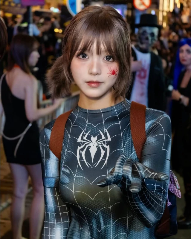 Cosplay "Nhện Đen" quá gợi cảm, nàng hot girl bỗng nổi như cồn, CĐM vội truy tìm danh tính và cái kết
