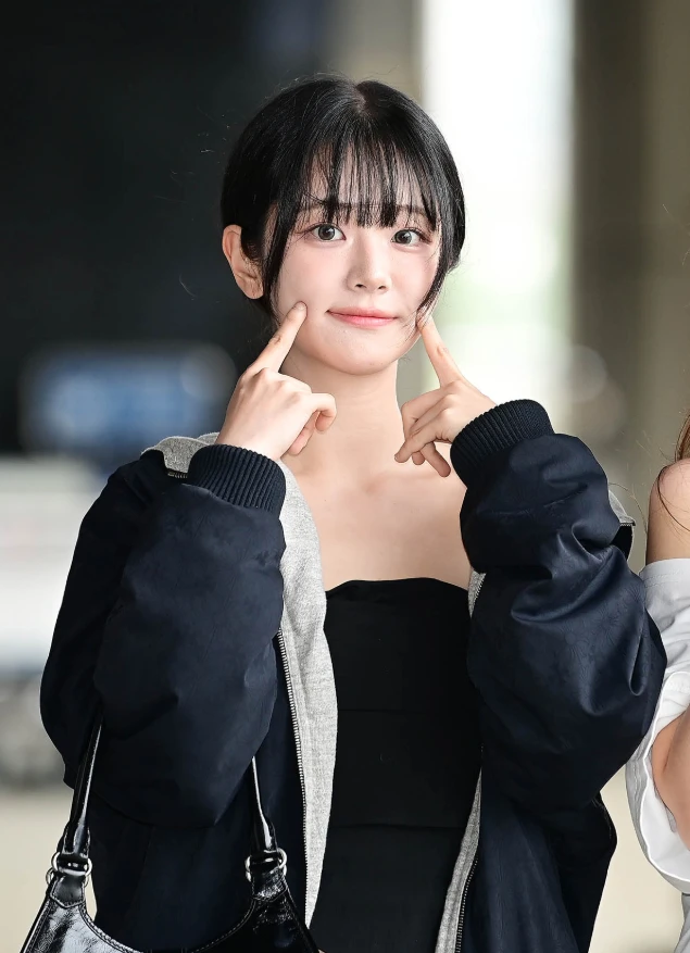 Đang lên sóng tương tác, nữ streamer bất ngờ gặp sự cố nh.ạy c.ảm, clip hút hơn nửa triệu lượt xem Đang lên sóng tương tác, nữ streamer bất ngờ gặp sự cố nh.ạy c.ảm, clip hút hơn nửa triệu lượt xem