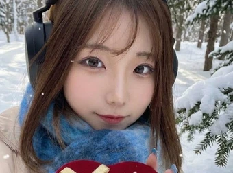 Hot girl gợi cảm giải nghệ, biến mất một năm để đi làm nhân viên văn phòng và cái kết đắng cay