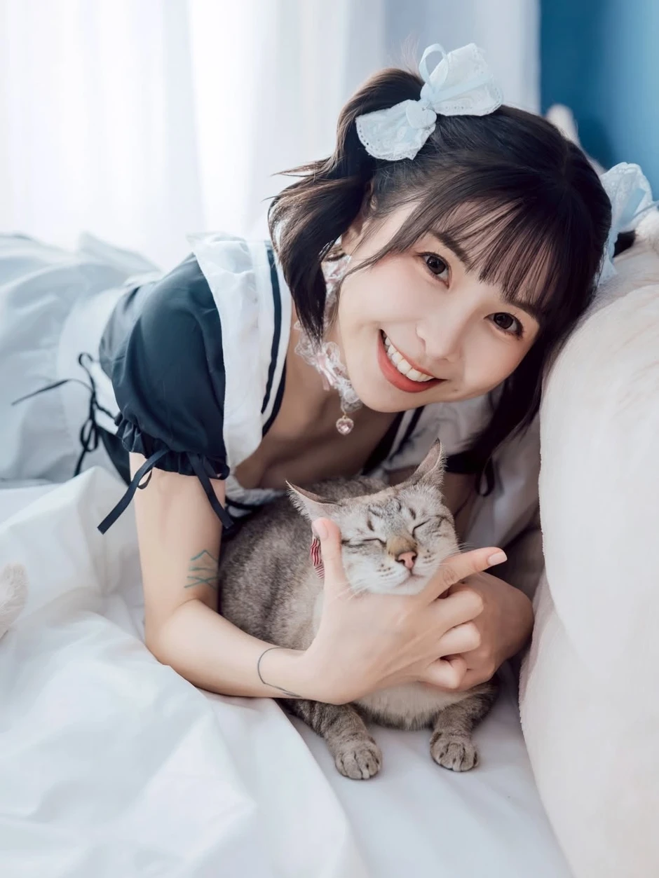 Hot girl nổi tiếng bất ngờ than thở chuyện tình cảm