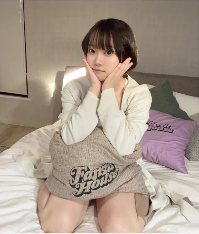 Hot girl nổi tiếng bất ngờ tuyên bố giải nghệ, khép lại 7 năm sự nghiệp Hot girl nổi tiếng bất ngờ tuyên bố giải nghệ, khép lại 7 năm sự nghiệp