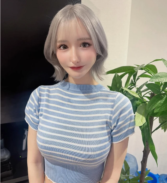 Hot girl nổi tiếng tuyên bố "chán nghề", muốn chuyển sang làm đạo diễn, đồng nghiệp ủng hộ nhiệt liệt