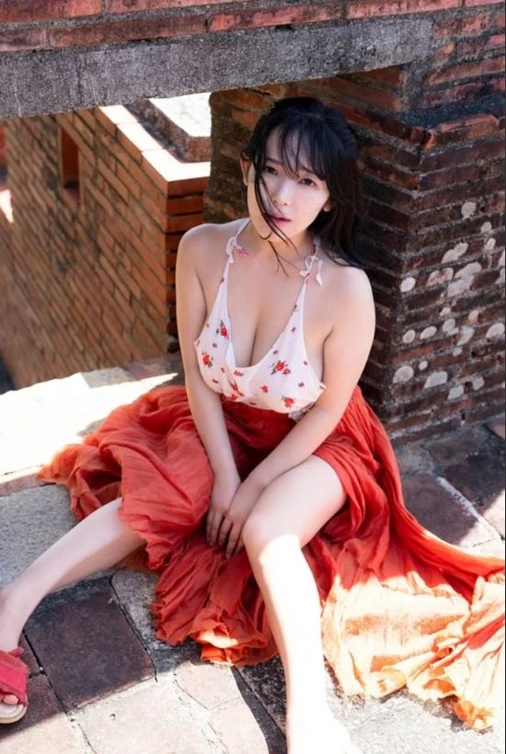 Là biểu tượng gợi cảm suốt một thập kỷ, hot girl đình đám này bất ngờ tuyên bố giải nghệ, fan tiếc nuối không nguôi