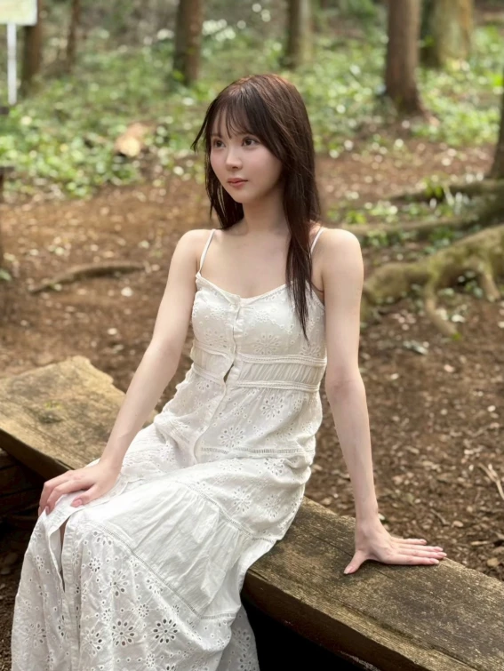 Lại xuất hiện thêm một hot girl tân binh gây bão cộng đồng mạng, nhan sắc như "bước ra từ truyện cổ tích"