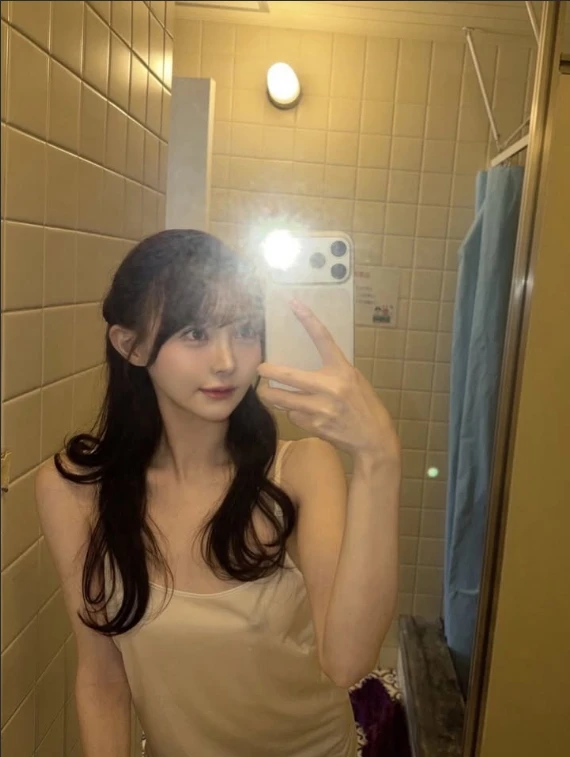 Lại xuất hiện thêm một hot girl tân binh gây bão cộng đồng mạng, nhan sắc như "bước ra từ truyện cổ tích"