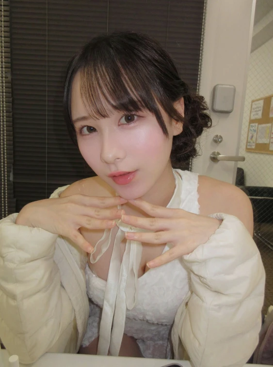 Làm hướng dẫn viên du lịch quá "mệt", hót-gơ đi theo con đường của Yua Mikami Làm hướng dẫn viên du lịch quá "mệt", hót-gơ đi theo con đường của Yua Mikami
