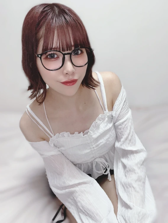 Liều lĩnh tạo thử thách gập bụng theo lượt like, hot girl gợi cảm "méo mặt" khi thấy con số, trả nợ nửa năm chưa xong