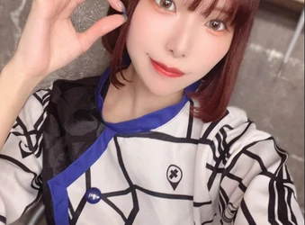 Liều lĩnh tạo thử thách gập bụng theo lượt like, hot girl gợi cảm "méo mặt" khi thấy con số, trả nợ nửa năm chưa xong