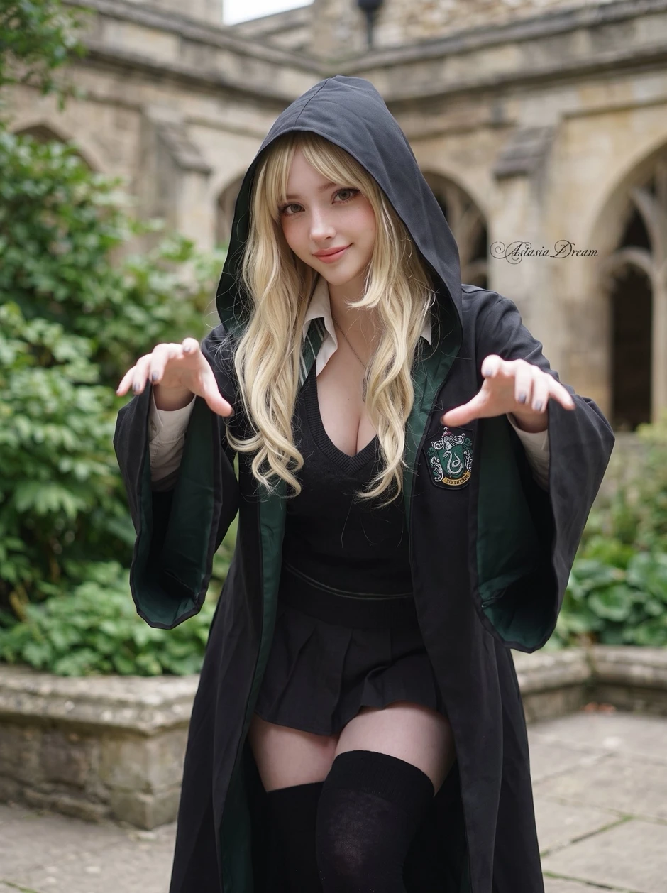 Màn cosplay Malfoy phiên bản nữ đẹp xuất sắc gây sốt cộng đồng mạng, nhan sắc của hot girl khiến fan Harry Potter mê mẩn Màn cosplay Malfoy phiên bản nữ đẹp xuất sắc gây sốt cộng đồng mạng, nhan sắc của hot girl khiến fan Harry Potter mê mẩn