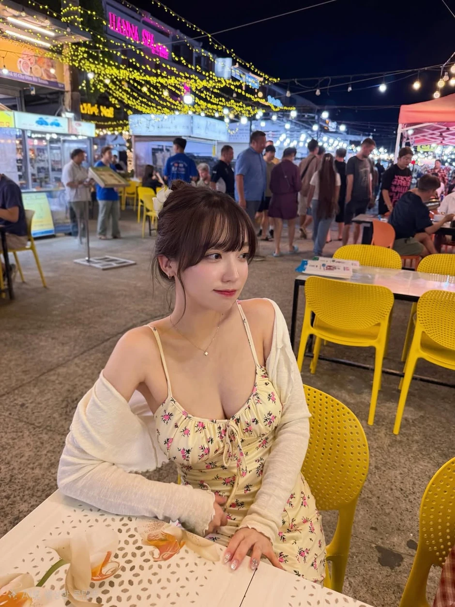 Mất trang cá nhân gần triệu follow, đổi tên liên tục, nàng hot girl vẫn nổi tiếng bất ngờ, chỉ nhờ ảnh gợi cảm Mất trang cá nhân gần triệu follow, đổi tên liên tục, nàng hot girl vẫn nổi tiếng bất ngờ, chỉ nhờ ảnh gợi cảm