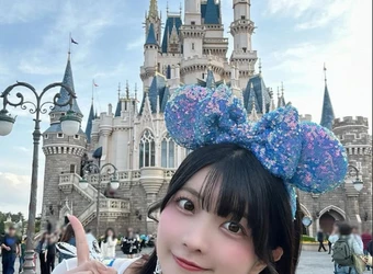 Nhan sắc nổi bật, hot girl quyến rũ làm trend "Hẹn hò với tôi có lợi gì", gây sốt cõi mạng