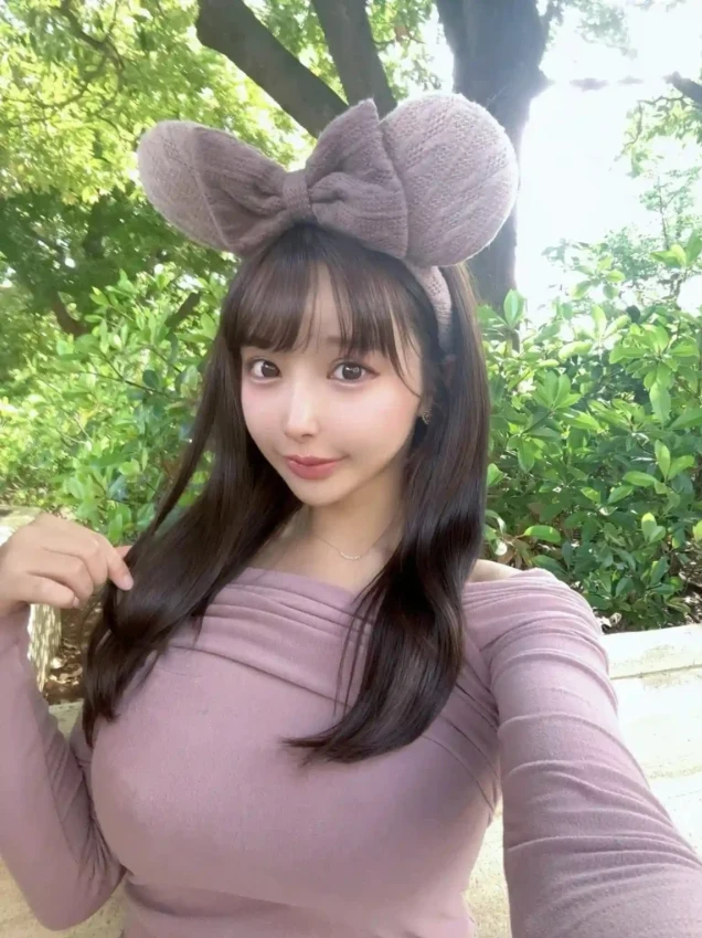 Nổi lên nhờ loạt hình ảnh gợi cảm, hot girl nổi tiếng khiến fan cảm thán, tự nhận là "kỹ sư" khi được hỏi về công việc