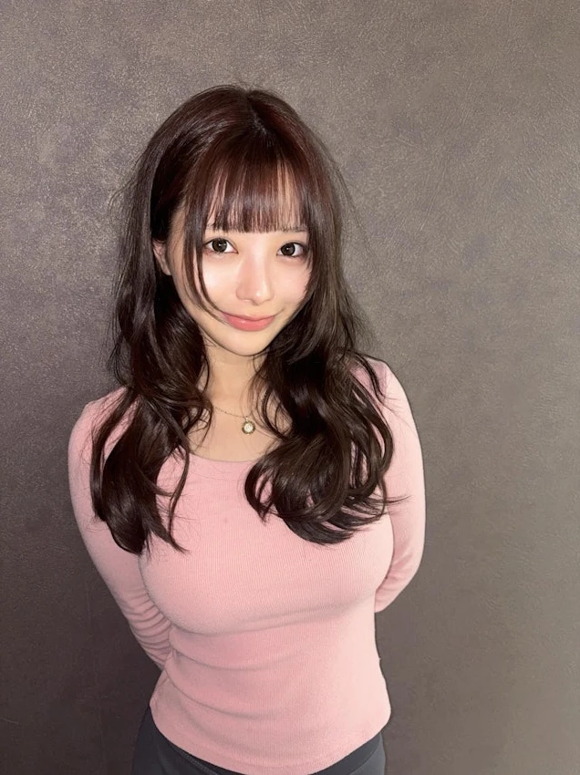 Nổi lên nhờ loạt hình ảnh gợi cảm, hot girl nổi tiếng khiến fan cảm thán, tự nhận là "kỹ sư" khi được hỏi về công việc