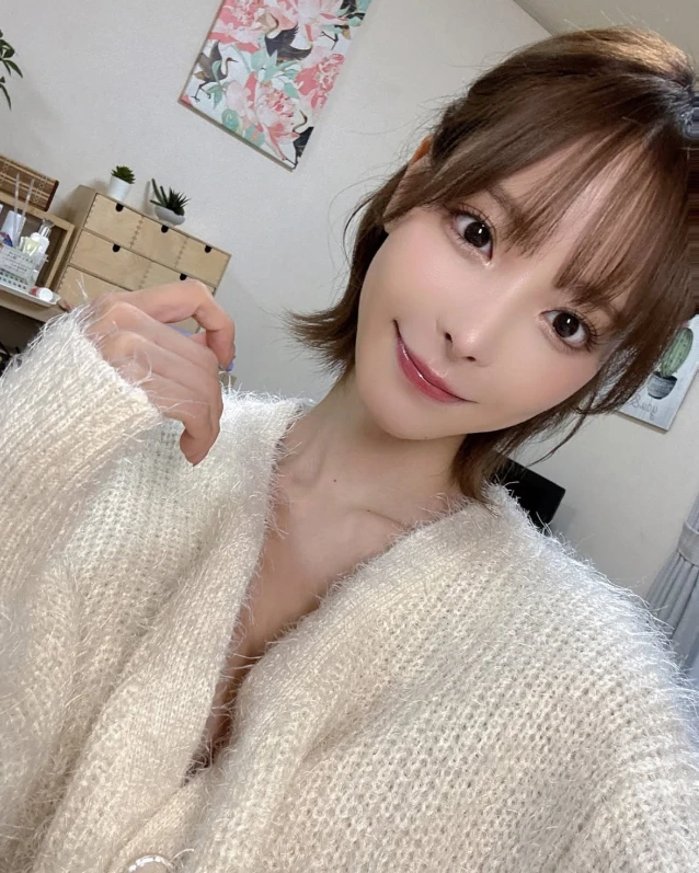 Nữ diễn viên "phim Nhật" hủy buổi fan meeting tại Việt Nam vào phút chót, cam kết sẽ hoàn tiền