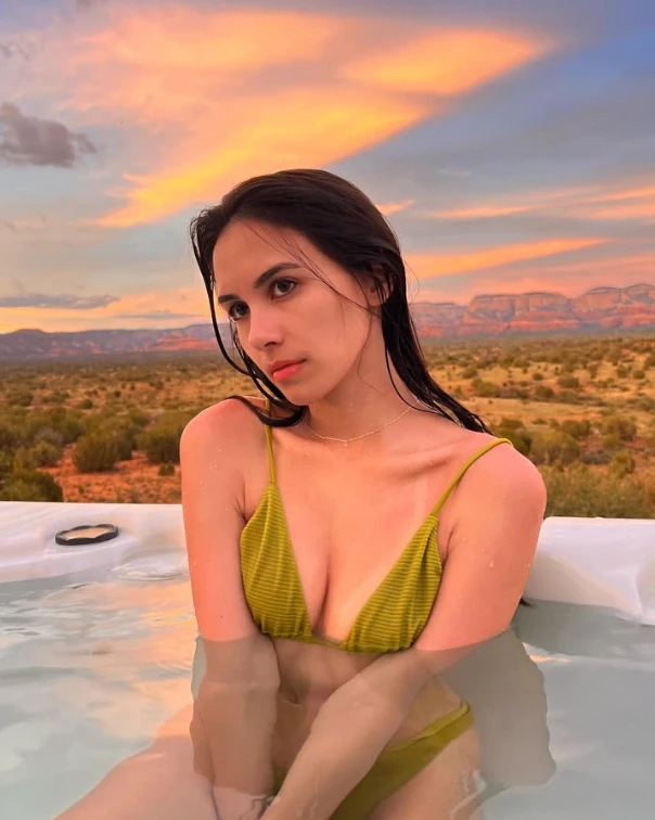 Tạo ra dịch vụ hẹn hò AI theo hình mẫu của mình, nàng hot girl nổi như cồn, số tiền kiếm được khiến CĐM ngỡ ngàng