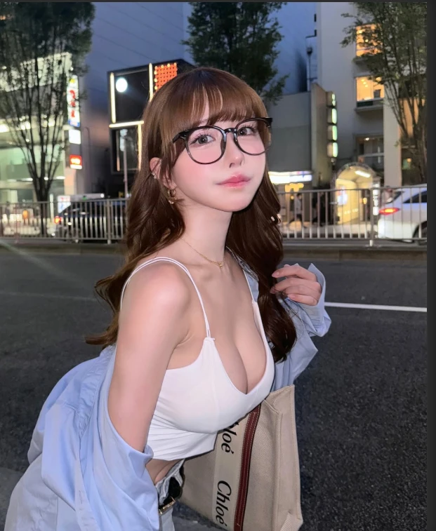 Thay đổi ngày càng gợi cảm hơn, hot girl xinh đẹp khiến fan ngỡ ngàng, thừa nhận coi Yua Mikami là hình mẫu